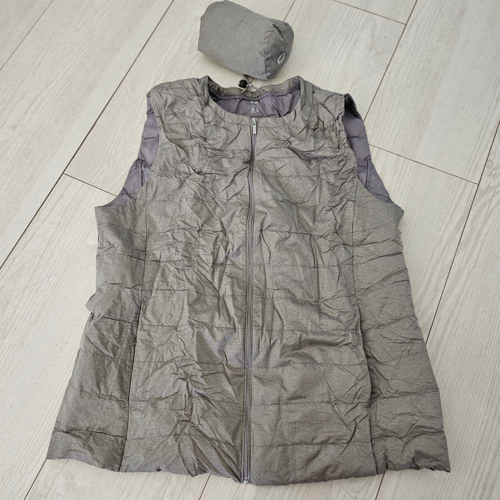 Uniqlo Light Gray Puffer Vest